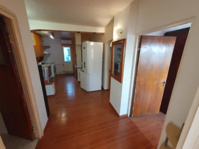 Apartament 4 camere, 2 bai, 2 balcoane + boxa inchiriata