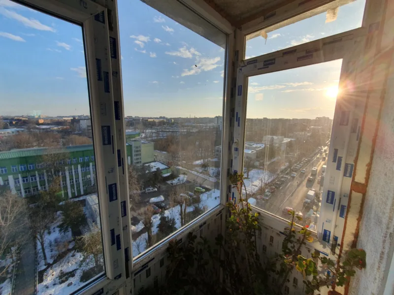 Apartament 4 camere, 2 bai, 2 balcoane + boxa inchiriata