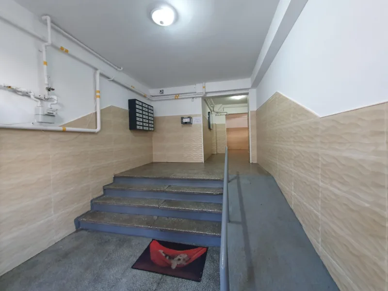 Apartament 4 camere, 2 bai, 2 balcoane + boxa inchiriata