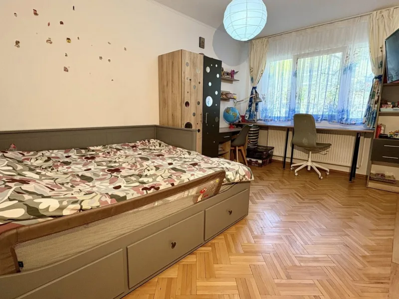 Proprietar vând apt cu 3 camere Pta Sudului - Emil Racoviță