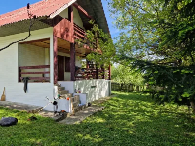 Teren și casă de vacanță Solca, jud. Suceava