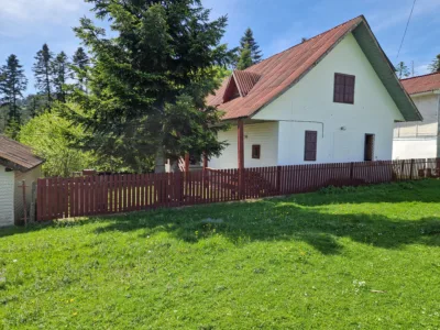Teren și casă de vacanță Solca, jud. Suceava