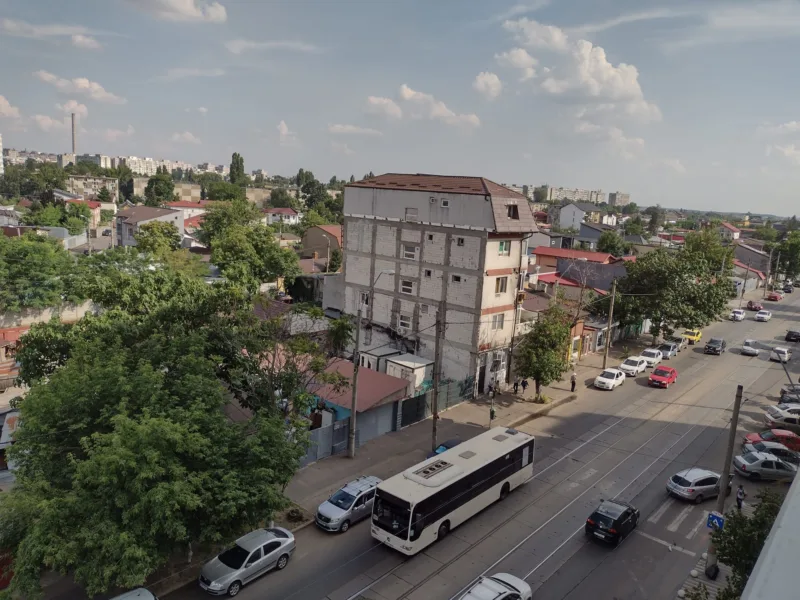 direct-Proprietar vînd 81800EUR negociabil Apartam. 3camere