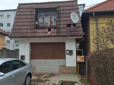Casa cu spatiu comercial