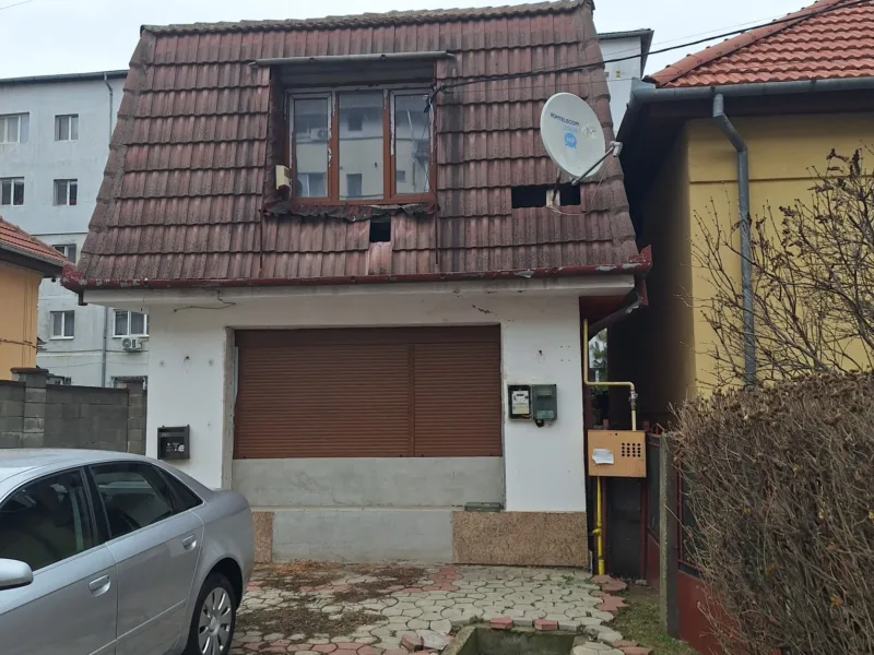 Casa cu spatiu comercial