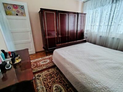 Apartament 2 camere,ultracentral ,etaj:3/4,zona Spicul