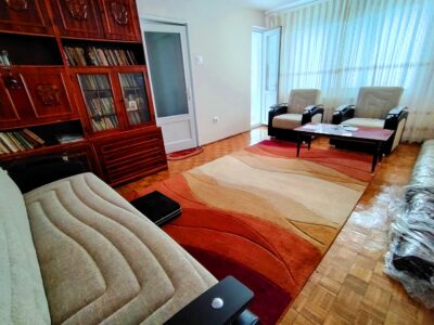 Apartament 2 camere,ultracentral ,etaj:3/4,zona Spicul