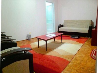 Apartament 2 camere,ultracentral ,etaj:3/4,zona Spicul