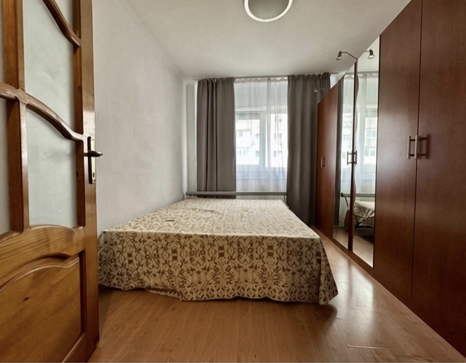 Direct proprietar, vand 3 camere, 2 bai, 2 balcoane-Gorjului