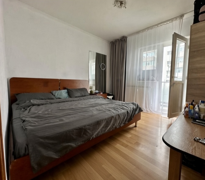 Direct proprietar, vand 3 camere, 2 bai, 2 balcoane-Gorjului