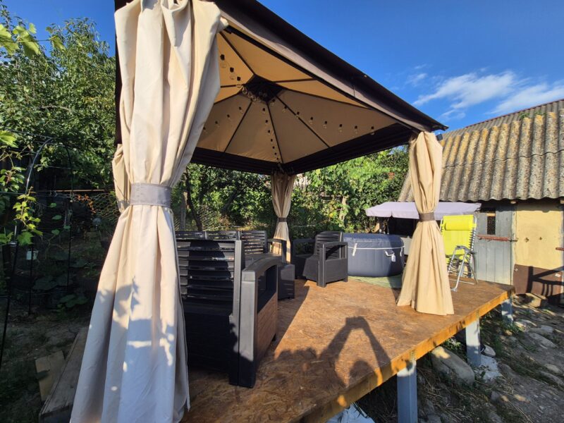 Proprietar. Casă de vânzare în Pleșești, comuna Podgoria
