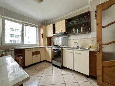 Direct proprietar, vand 3 camere, 2 bai, 2 balcoane-Gorjului