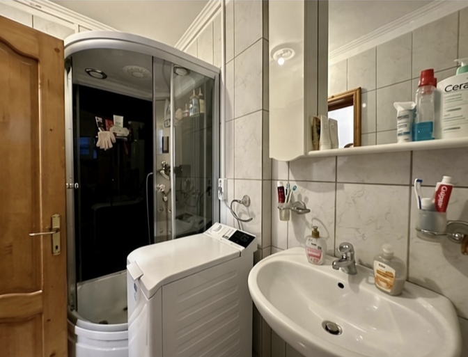 Direct proprietar, vand 3 camere, 2 bai, 2 balcoane-Gorjului