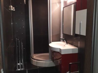 Apt 2 cam, centrala proprie, Metrou M2 Eroii Rev/Ctin Branco