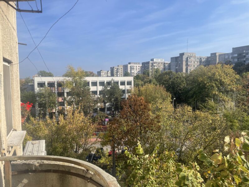 Vând garsonieră Lujerului