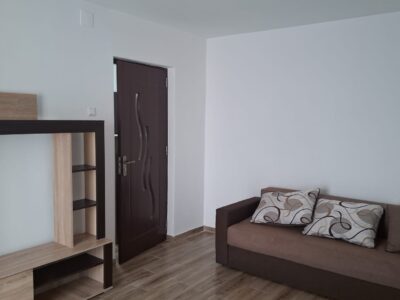 Apartament cu 2 camere, recent renovat