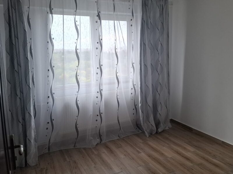 Apartament cu 2 camere, recent renovat