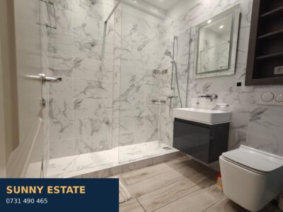DE VÂNZARE: APARTAMENT 2 CAMERE, B-DUL MAMAIA, ZONA DELFINAR