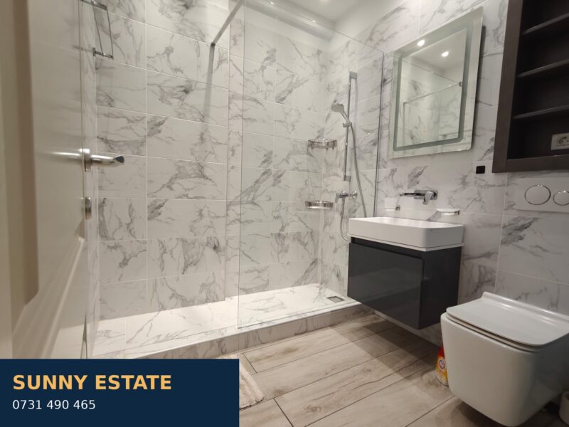 DE VÂNZARE: APARTAMENT 2 CAMERE, B-DUL MAMAIA, ZONA DELFINAR